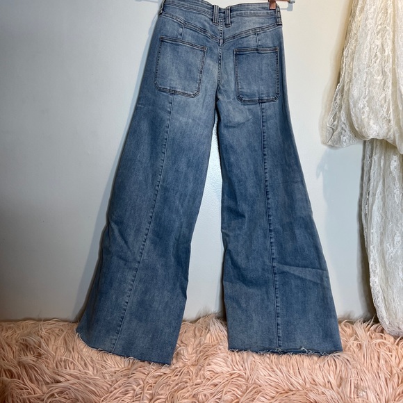 Free People Hailey Low Rise Bell Bottom Jeans patch Front Pockets 26 - Picture 6 of 7